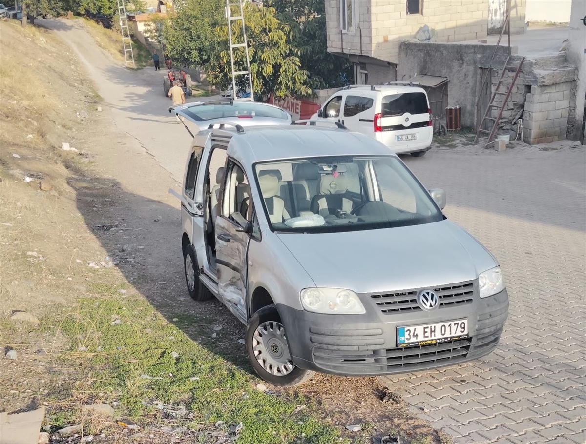 Kilis\'te hafif ticari araçla çarpışan motosikletin sürücüsü yaşamını yitirdi