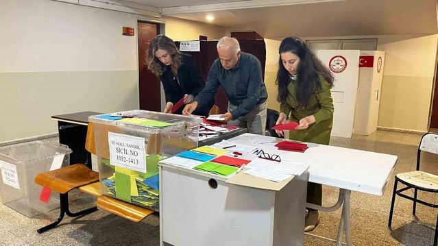 Avukat Serdar Solak, Kocaeli Barosu başkanlığını 918 oyla kazandı