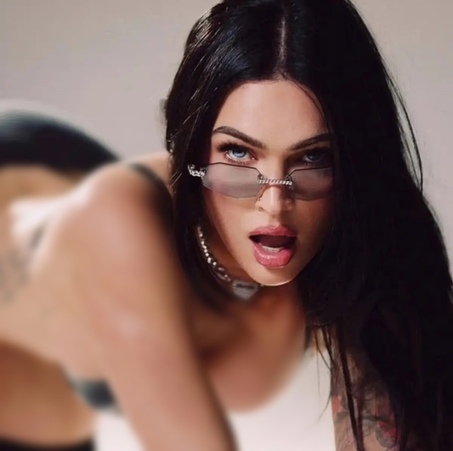 Megan Fox özel pozlarını aboneliğe açtı! Hayranları siteye akın etti