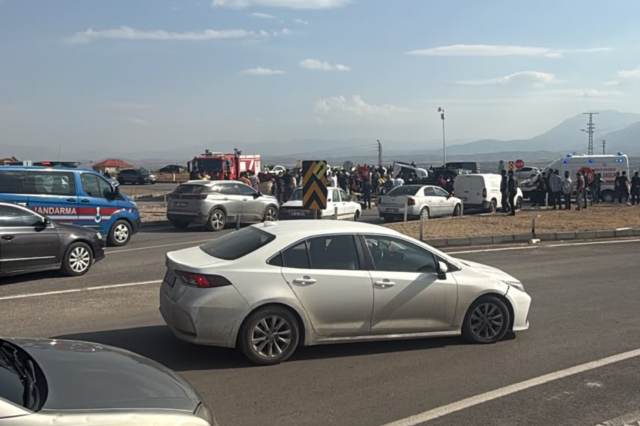 MHP konvoyunda kaza! Milletvekili Zuhal Karakoç yaralandı, 1 kişi hayatını kaybetti