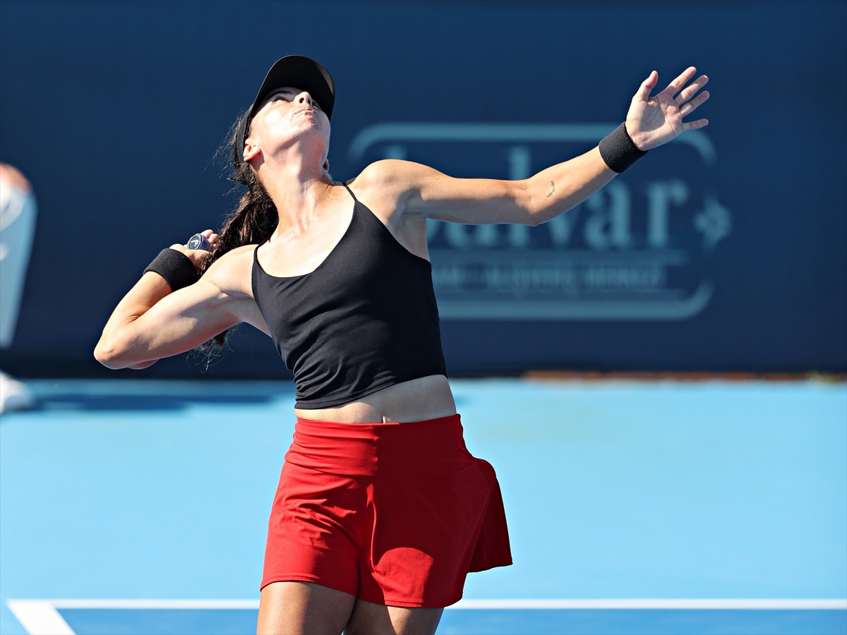Milli tenisçi Ayla Aksu, Samsun Açık WTA 125\'te rakibini 2-1 yenerek şampiyon oldu.