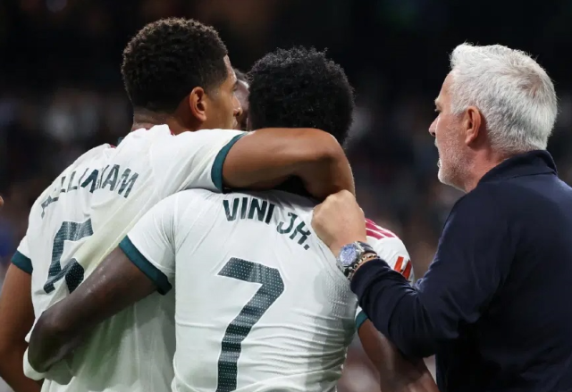 Mourinho yine yaptı yapacağını! Maç sonunda basın toplantısına çıkmadı