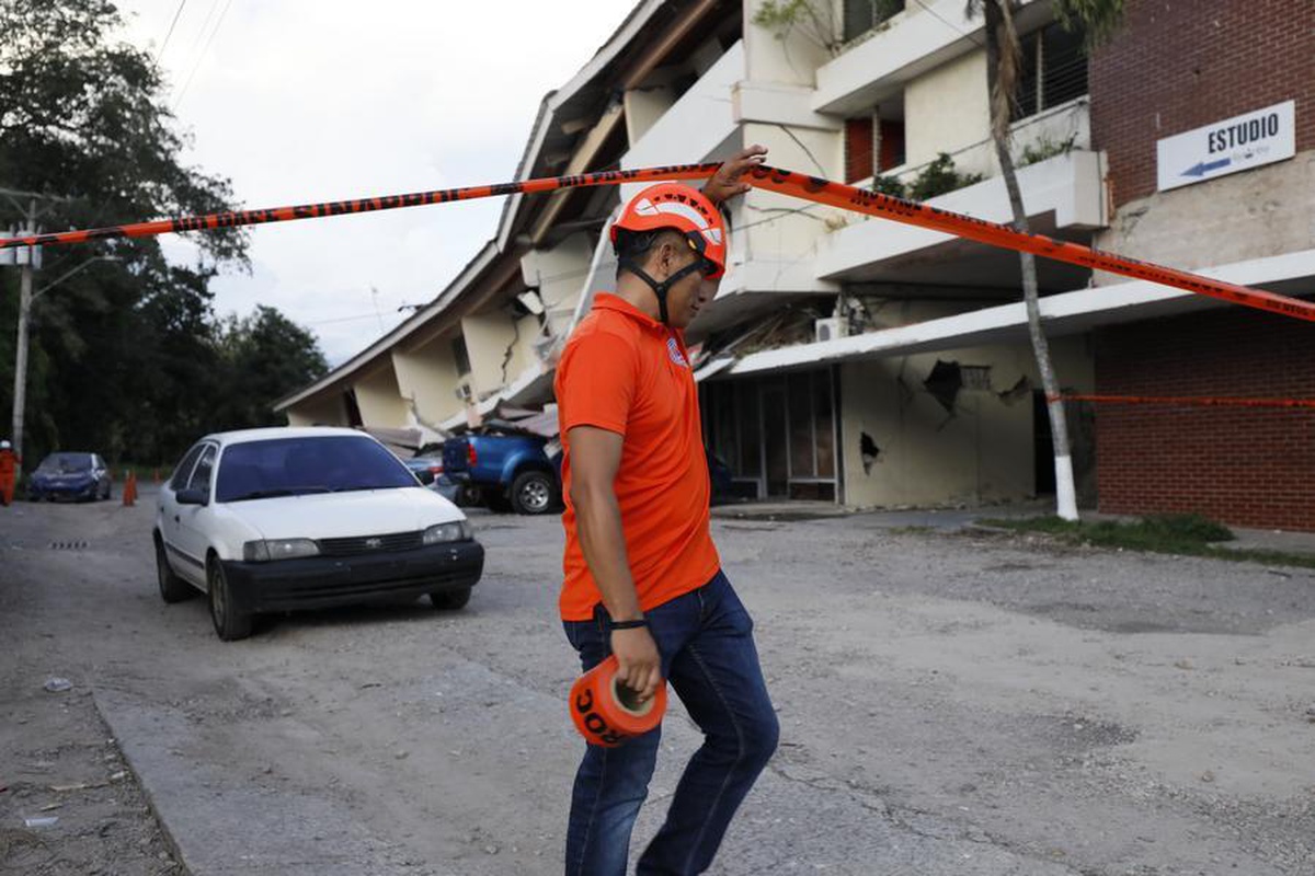 Panama\'da 27 kişiyi yaralayan depremin ardından Tocumen\'de uçuşlar durduruluyor