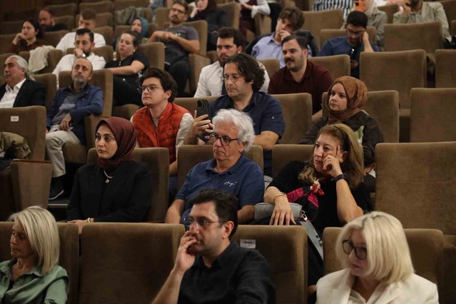 Sakarya'daki 25. Uluslararası Sapanca Şiir Akşamları 5 ülkeden 25 şairle tamamlandı