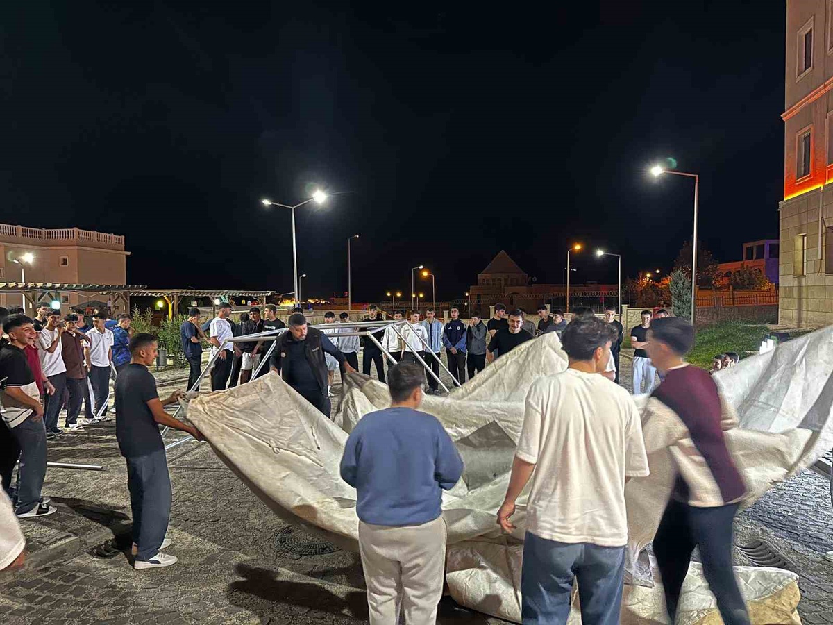 Solhan\'dan 38 lise öğrencisi Batman\'daki Hasankeyf Kampı\'na katıldı