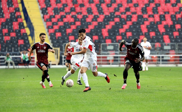 Süper Lig'in 7. haftasında Arca Çorum FK, deplasmanda Gaziantep FK'yı 3-0 yendi