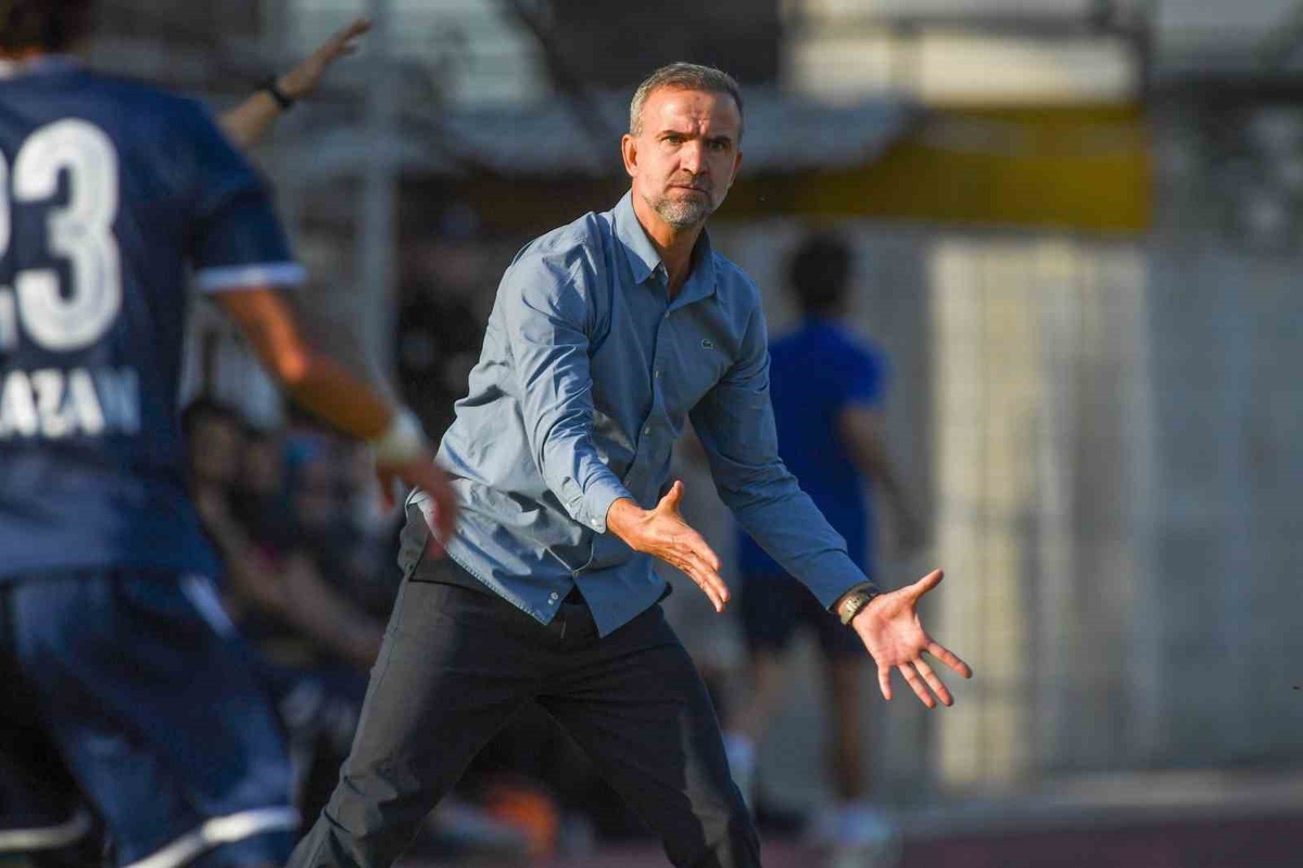 Sultan Su İnegölspor, TFF 2. Lig\'de Fethiyespor\'u sahasında 2-1 yendi.