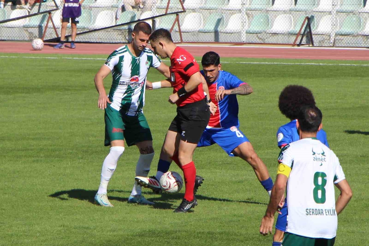 Amasyaspor, sahasında Silivrispor\'u 2-1 mağlup etti, bir golü Mücahit Çakır attı