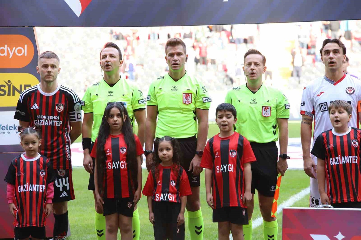 Gaziantep FK, Çorum FK ile oynadığı Süper Lig maçının ilk 20 dakikasını 0-0 geçti