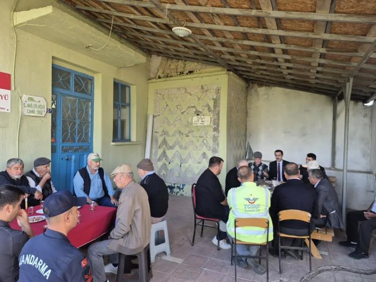 Bilecik Yenipazar Kaymakamı Polat, Tohumlar ve Sorguncukahiler\'de talepleri dinledi
