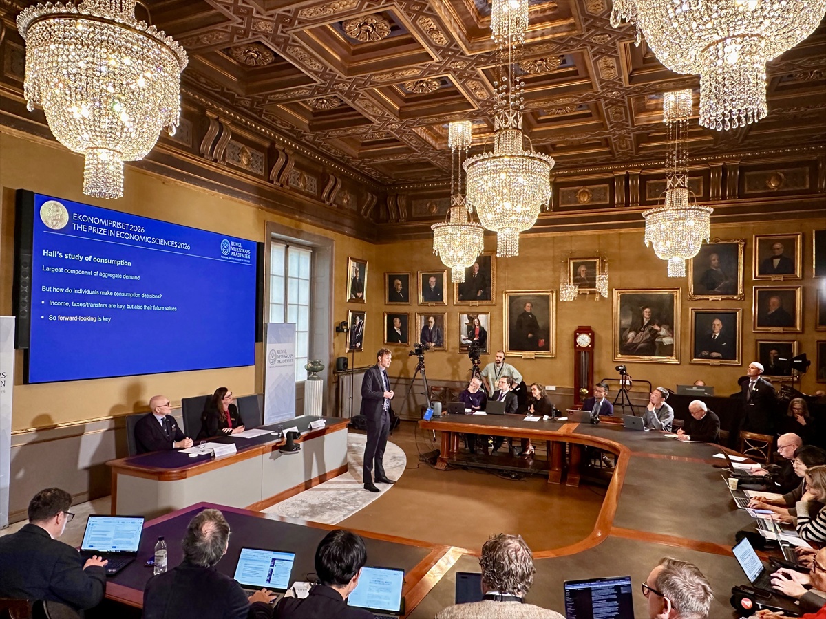 2026 Nobel Ekonomi Ödülü, Hall ve Woodford\'a makroekonomik çalışmalarıyla verildi