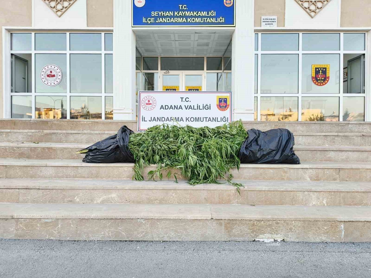 Adana\'da 8 adrese uyuşturucu operasyonu düzenlendi, 13 şüpheli gözaltına alındı