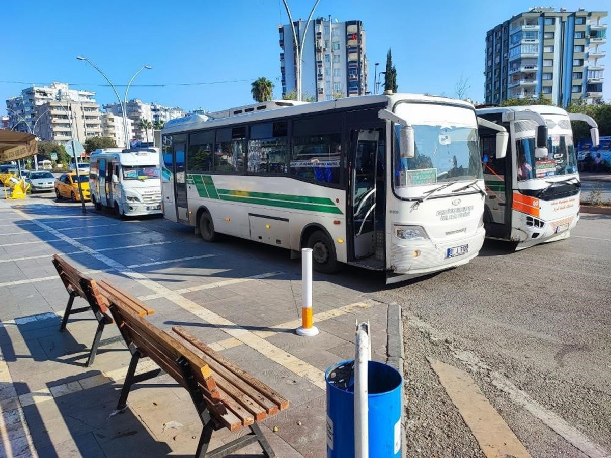 Adana\'da dolmuş ve özel halk otobüslerine UKOME\'nin yeni tarifesiyle zam geldi