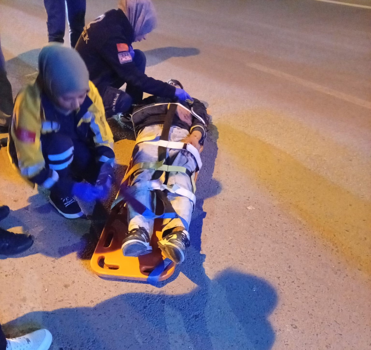 Adıyaman Gölbaşı\'nda devrilen motosikletin sürücüsü yaralanarak hastaneye kaldırıldı