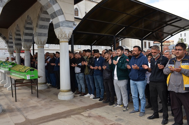 Afşin'de 7 kişinin yaralandığı kazada ölen 16 yaşındaki gencin cenaze namazı kılındı