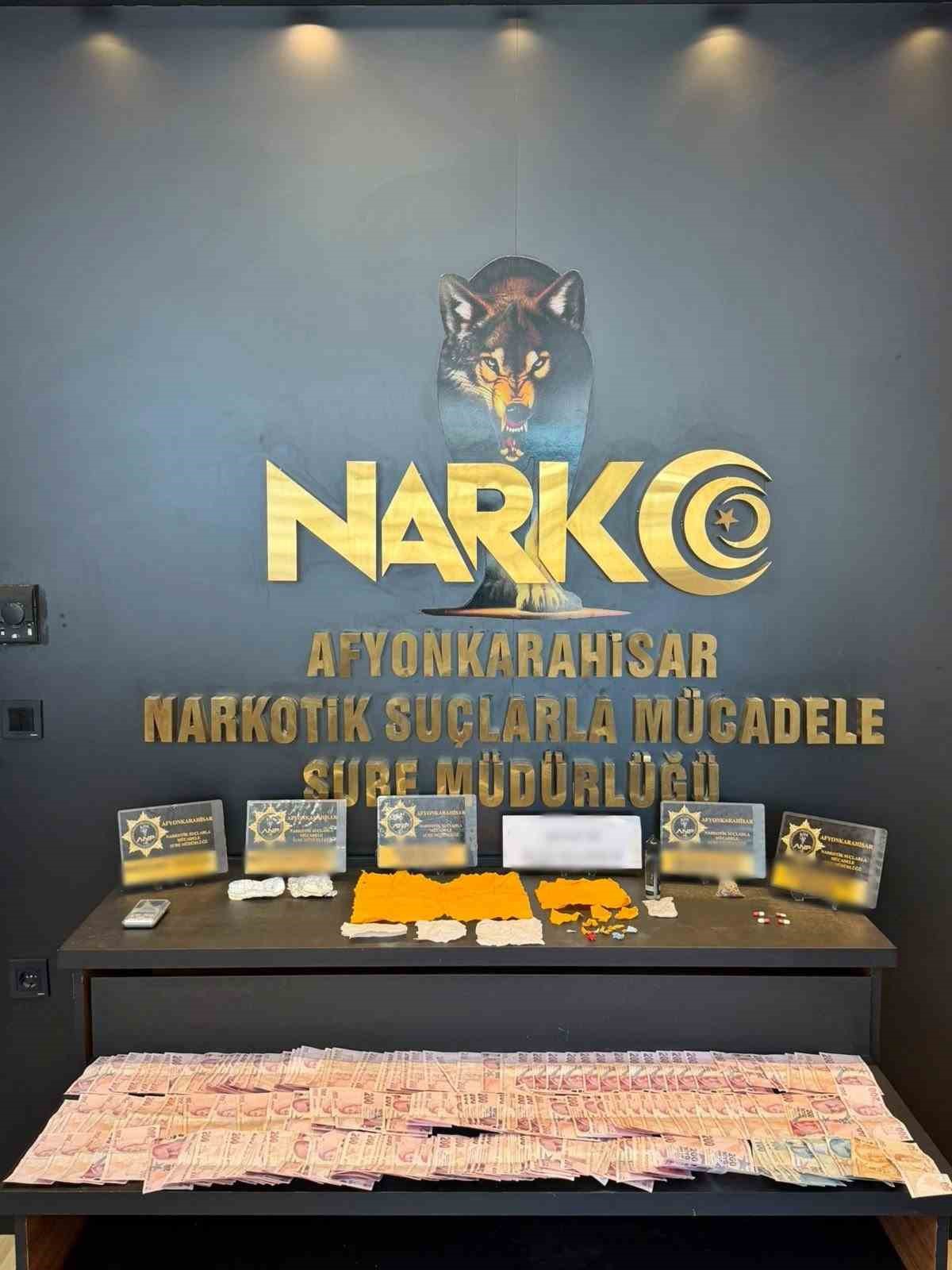 Afyonkarahisar\'da uyuşturucu operasyonunda 40 bin TL ele geçirildi, şahıs tutuklandı
