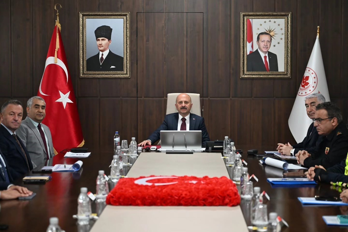 Aydın\'da İl Komisyonu üniversite ve yurt güvenliği, bağımlılıkla mücadeleyi görüştü