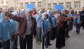 Azerbaycan'da okula alınmayan başörtülü öğrenci: Ayıp olsun size