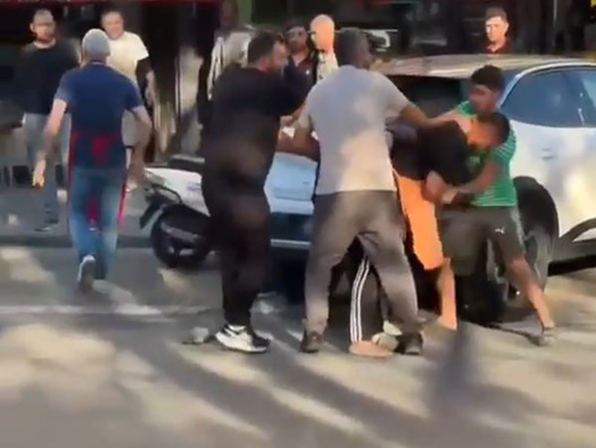 Başakşehir\'de kurye ile esnaf arasında iddia edilen para anlaşmazlığı kavgaya dönüştü