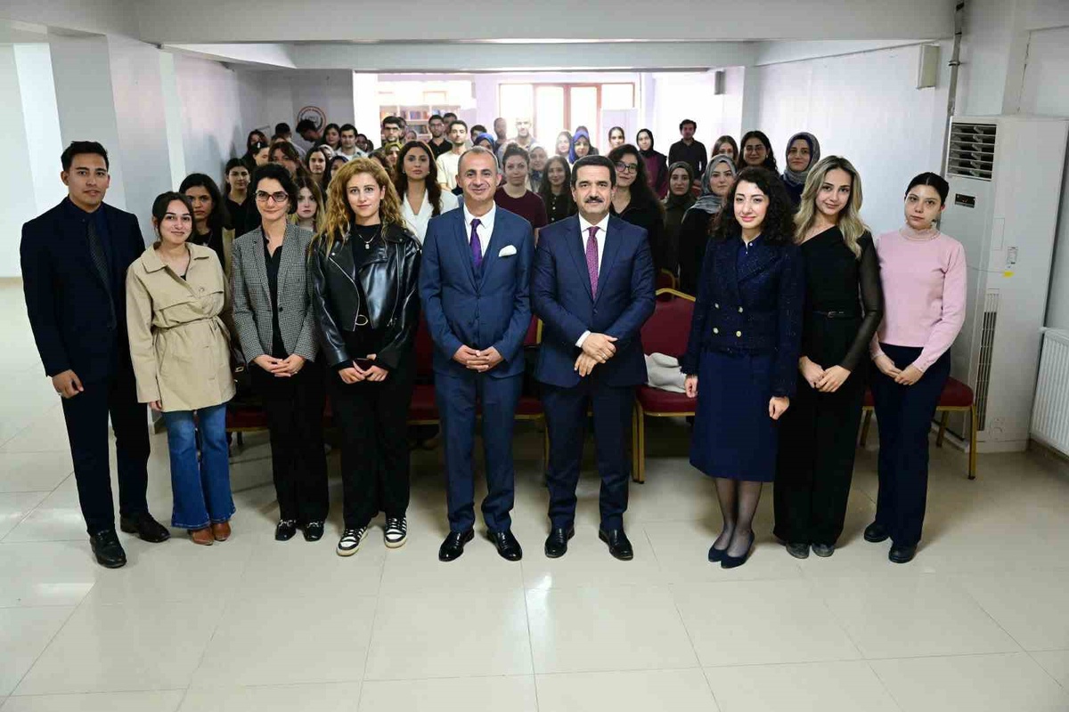 Başkan Taşkın, avukatlara ilk cübbesini başörtüsü yasağı sorgusunda giydiğini anlattı