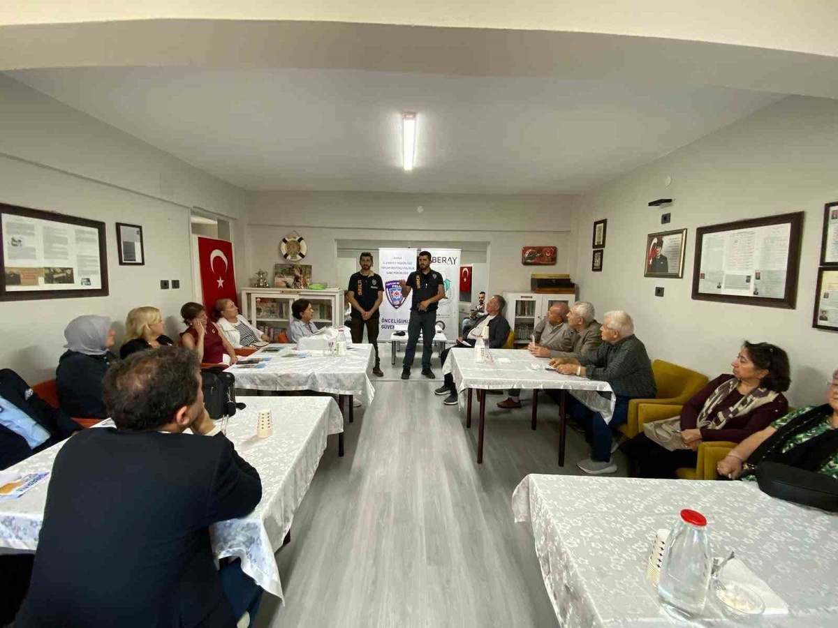 Bursa Emniyeti, SİBERAY kapsamında TEMAD üyesi 40 kişiye siber suç eğitimi verdi