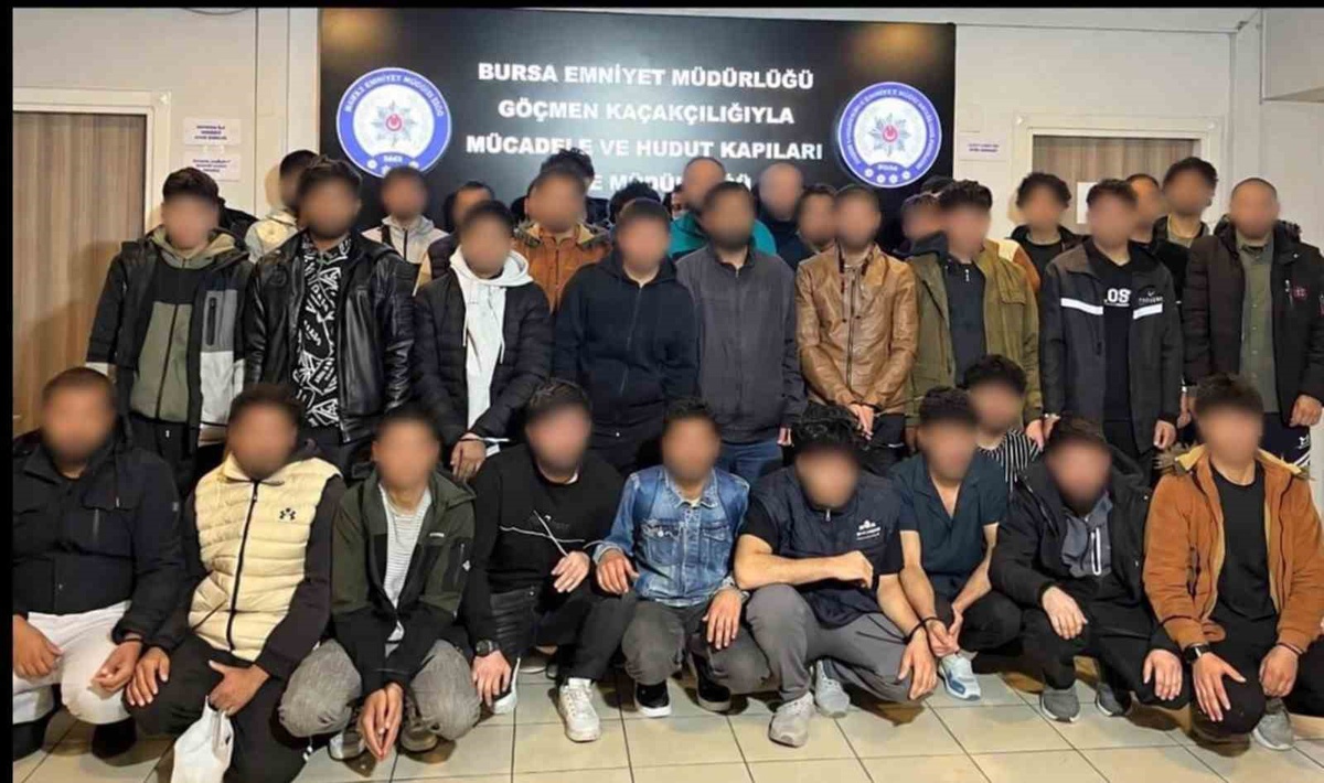 Bursa\'da göçmen kaçakçılığı operasyonlarında 11 şüpheli gözaltına alındı