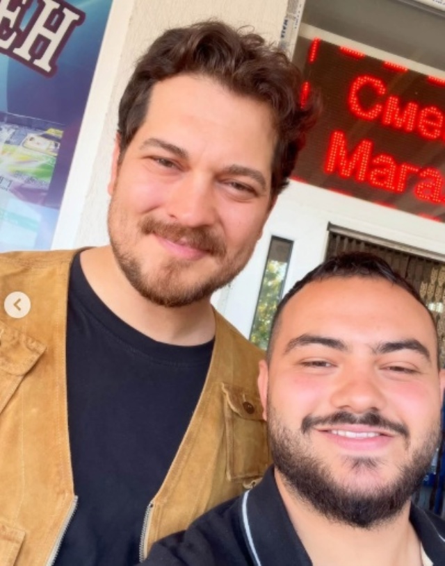 Çağatay Ulusoy'un köy ziyaretinde giydiği yeleğin fiyatı dudak uçuklattı
