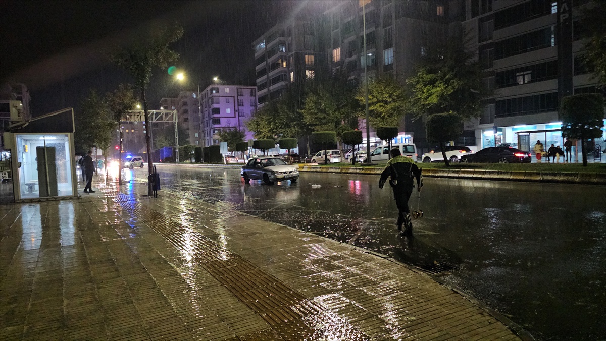 Çorum\'da otomobilin çarptığı kişi yaşamını yitirdi, eşi ağır yaralandı