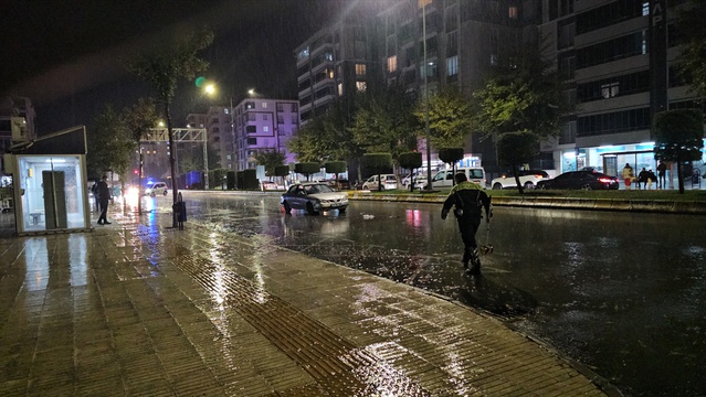 Çorum'da otomobilin çarptığı kişi yaşamını yitirdi, eşi ağır yaralandı
