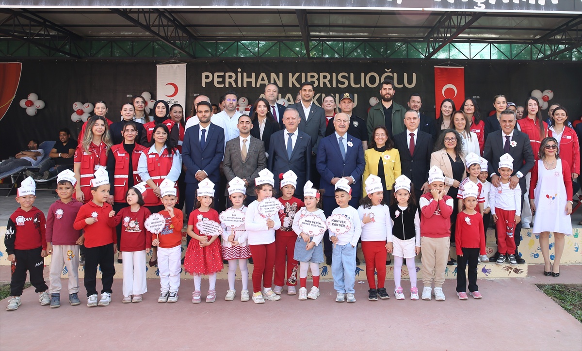 Denizli Valisi Köşger, anaokulundaki KANpanya etkinliğinde bağışçılarla buluştu