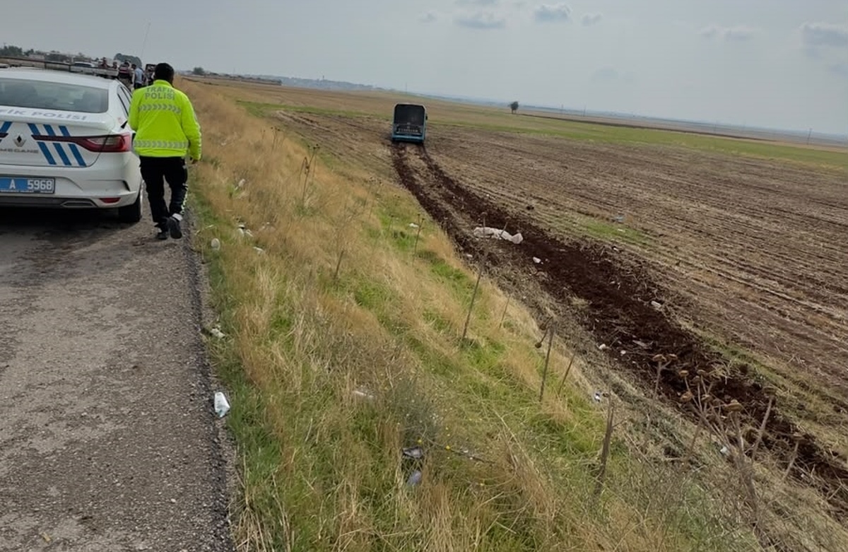 Diyarbakır-Ergani yolunda belediye otobüsü tarlaya girdi, 20 yolcu yara almadı