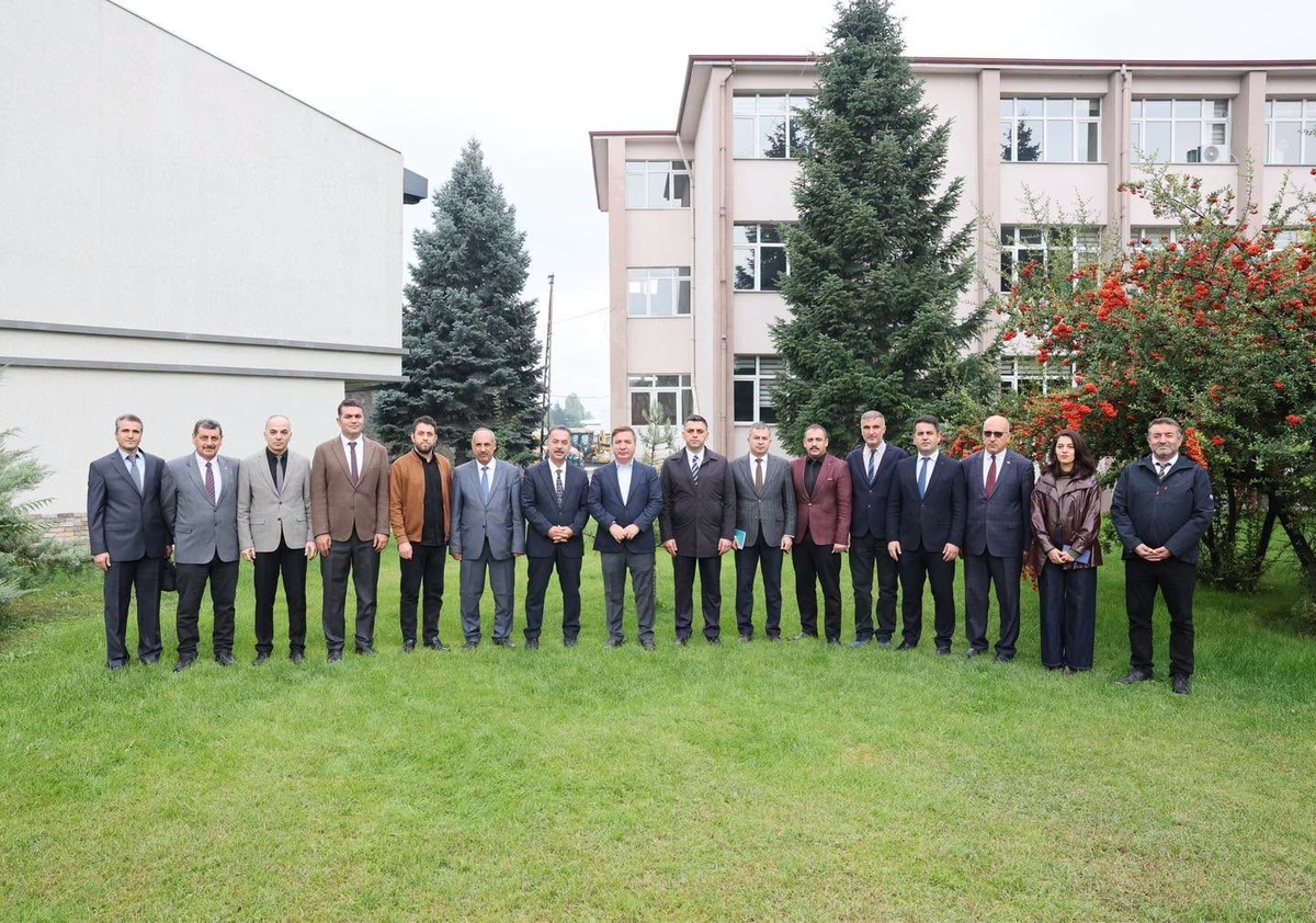 Erzincan İl Özel İdaresince 2026\'da 140 kilometre sathi kaplama ve BSK asfalt yapıldı