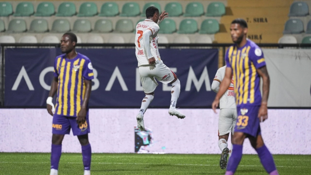 Göztepe'den Eyüpspor'a gol yağmuru! Henrique şov yaptı