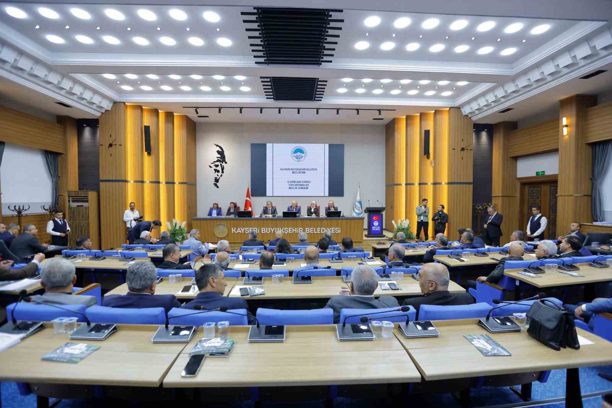 Kayseri Meclisi 94 maddeyi karara bağladı, raylı sistem devrine yetki verdi