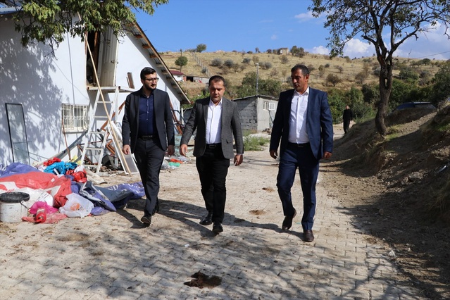 Keban Kaymakamı Onur, Büklümlü köyünde vatandaşların sorun ve taleplerini dinledi