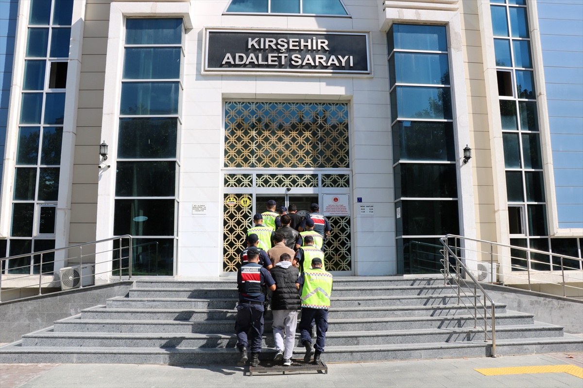 Kırşehir\'de bir işletmeye düzenlenen uyuşturucu operasyonunda 3 şüpheli tutuklandı