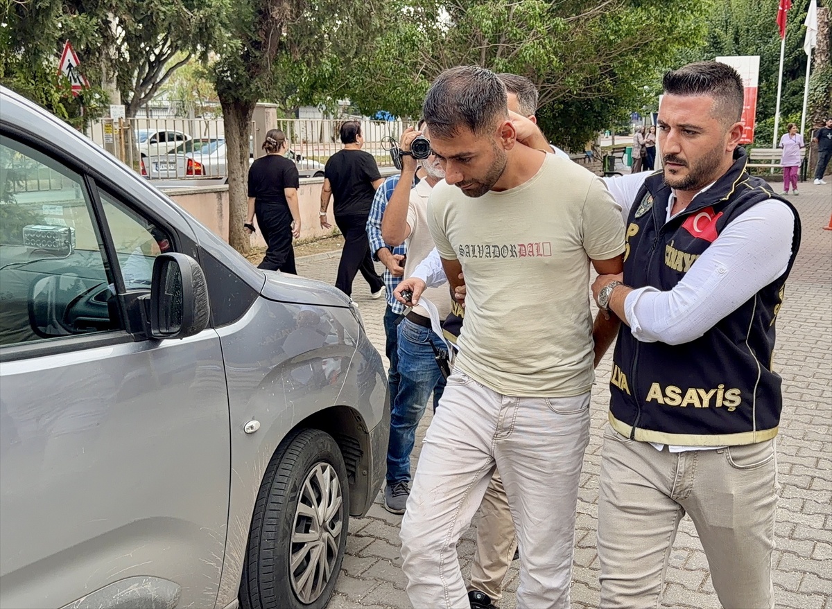Kadını öldürdüğünü söyleyip Konya\'da teslim olan şüpheli adliyeye sevk edildi