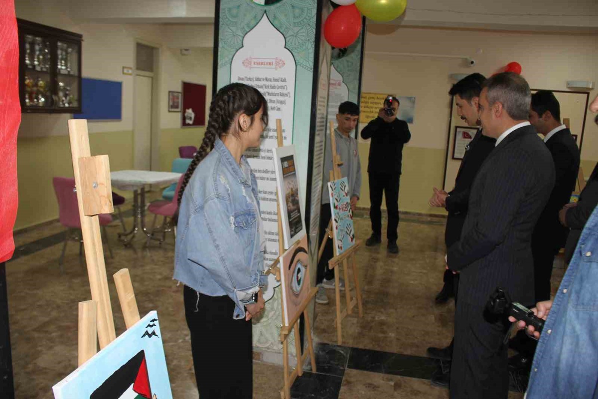 Malazgirt\'te Süphan Anadolu Lisesi, Filistin\'e destek için etkinlikte gelir topladı