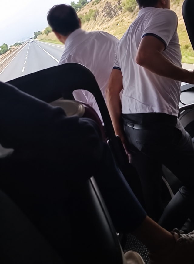 Manisa'daki facianın ardından yürekleri ağza getiren görüntü! Otobüs seyir halindeyken yer değiştirdiler