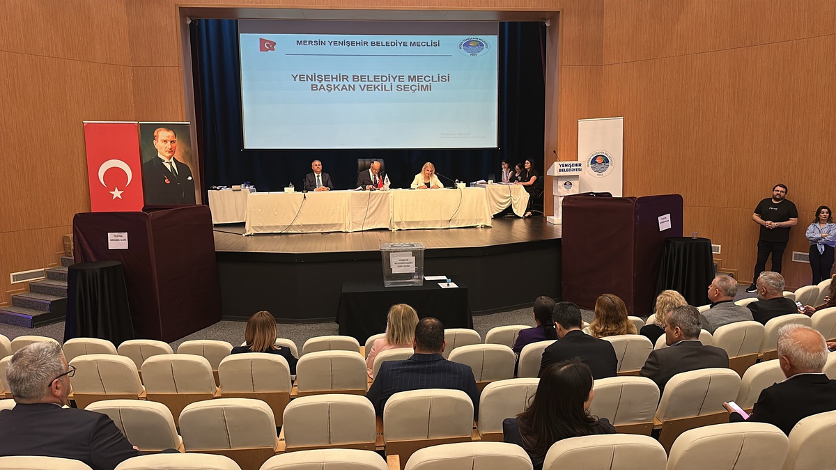 Mersin Yenişehir\'de Başkan Vekilliğine CHP\'li Çağdaş Dutlu 4. turda 19 oyla seçildi