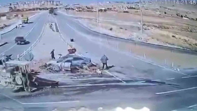 Kahramanmaraş Afşin'de MHP'li vekil Karakoç'un yaralandığı kaza kamerada yer aldı