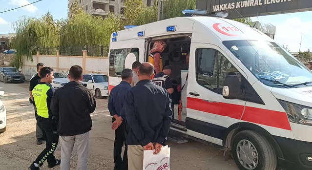 Besni'de motosiklet 7 yaşındaki öğrenciye çarptı: 2 yaralı
