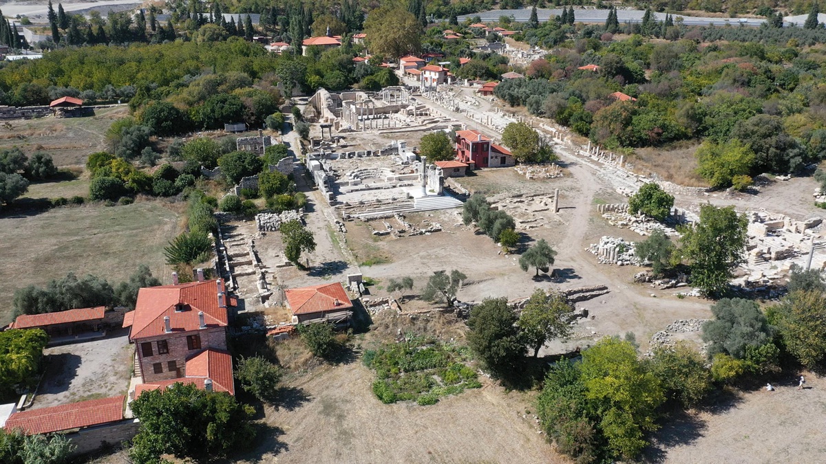 Muğla Yatağan\'da 3 bin 500 yıllık Stratonikeia Antik Kenti havadan görüntülendi