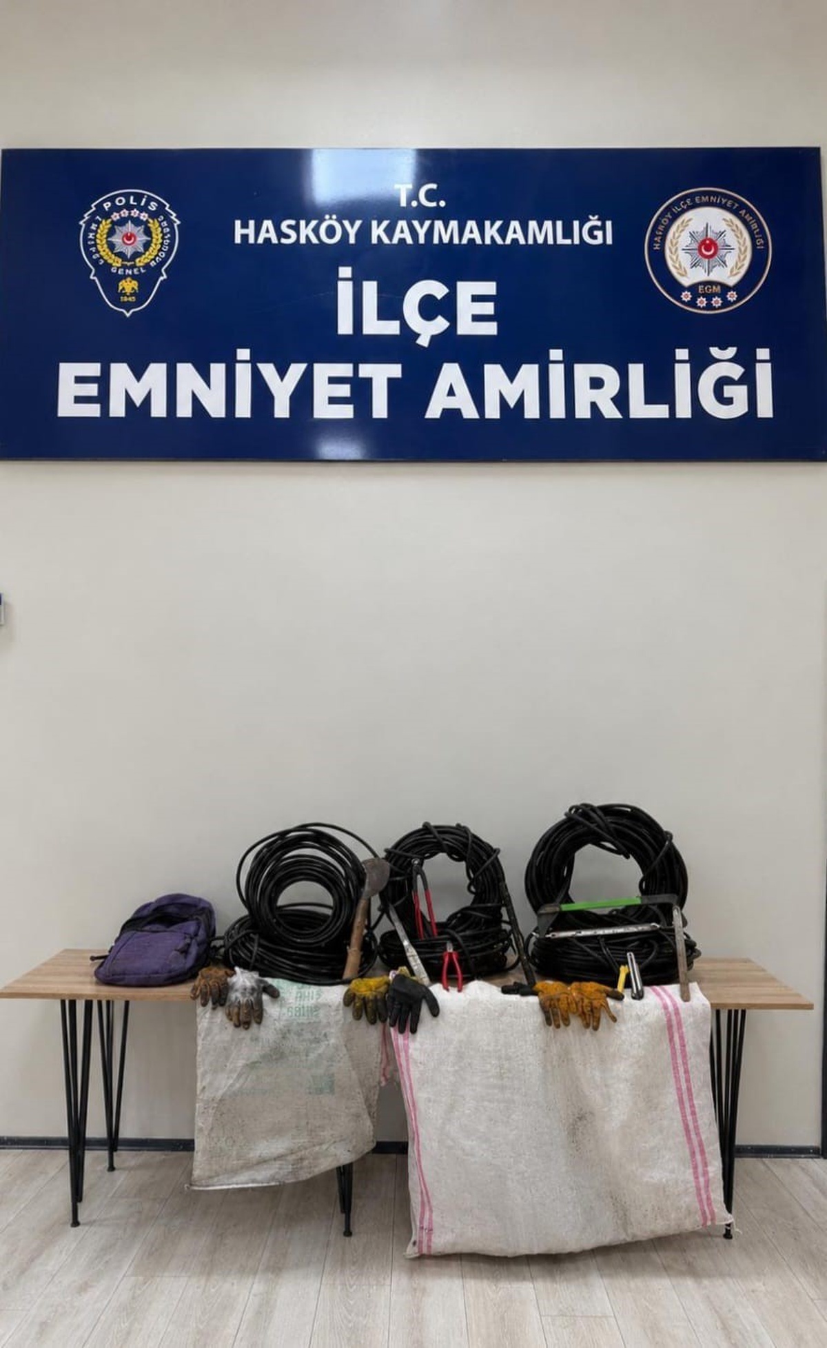 Muş Hasköy\'de kablo hırsızlığı şüphelisi yakalandı, 6 rulo kablo bulundu
