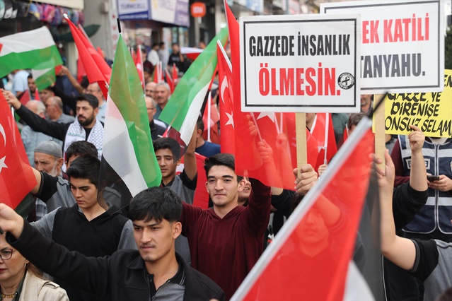 Nevşehir'de Gazze için yürüyen kalabalık İsrail'i protesto etti