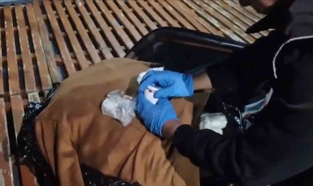Şanlıurfa'da otobüste kazağın içine saklanan 15 bin uyuşturucu hap ele geçirildi