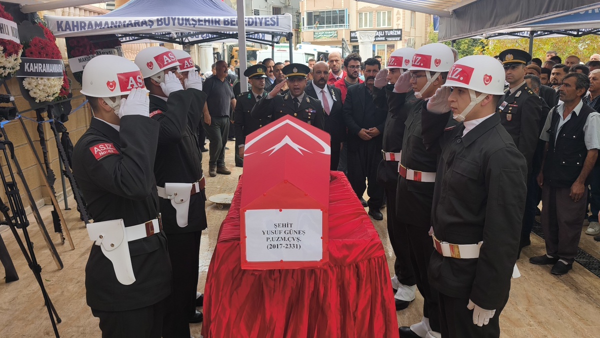 Şehit uzman çavuş, Kahramanmaraş\'ta toprağa verildi