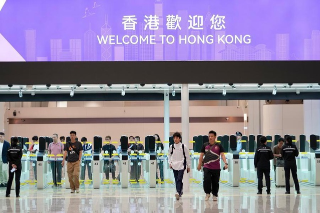 Huanggang Sınır Kapısı, Shenzhen-Hong Kong arasında 06.30'da hizmete açıldı