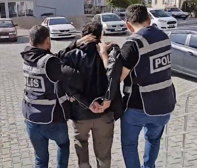 Kayseri'de silahlı yağma suçundan aranan şahıs 36 yıl 3 ay hapis cezasıyla yakalandı