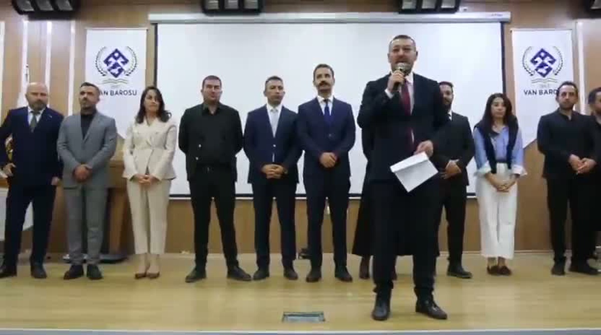 Van Barosu 30. Olağan Genel Kurulu\'nda Sinan Özaraz 392 oyla yeniden başkan seçildi